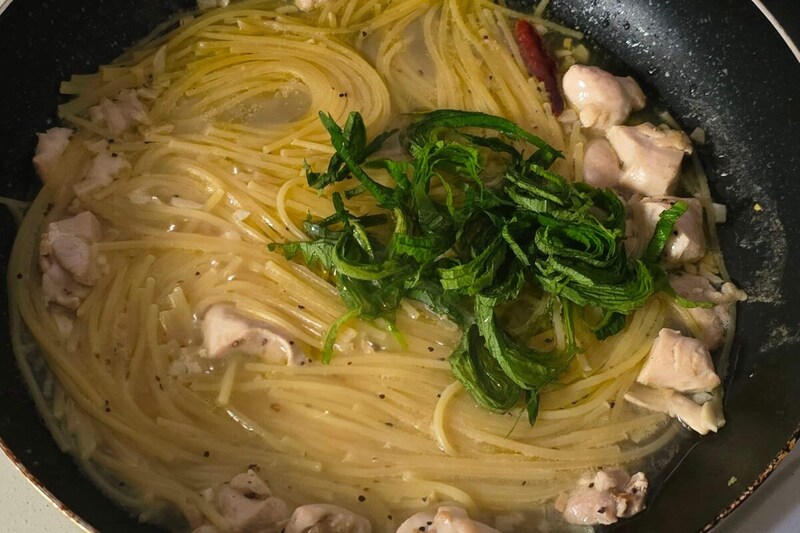 鶏と大葉のオイルパスタ・白だし