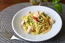 ワンパンで作れる「鶏と大葉のオイルパスタ」が絶品　最後の“コレ”で味が決まる