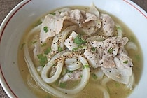 豚バラとネギたっぷりの「超絶品ネギ塩豚バラうどん」　肌寒い季節に食べたい最強アレンジ