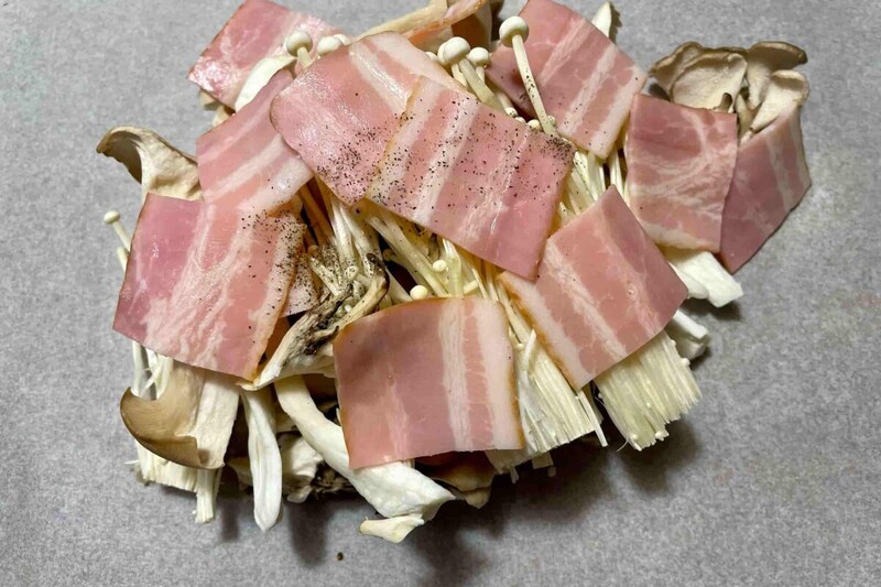 きのこの紙蒸し