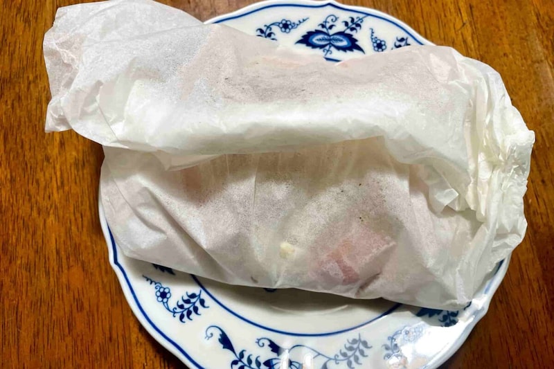 きのこの紙蒸し