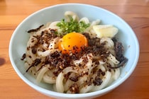 釜玉うどんに“ふりかけ”を合わせたら最強　老舗「錦松梅」の旨みがよく絡む