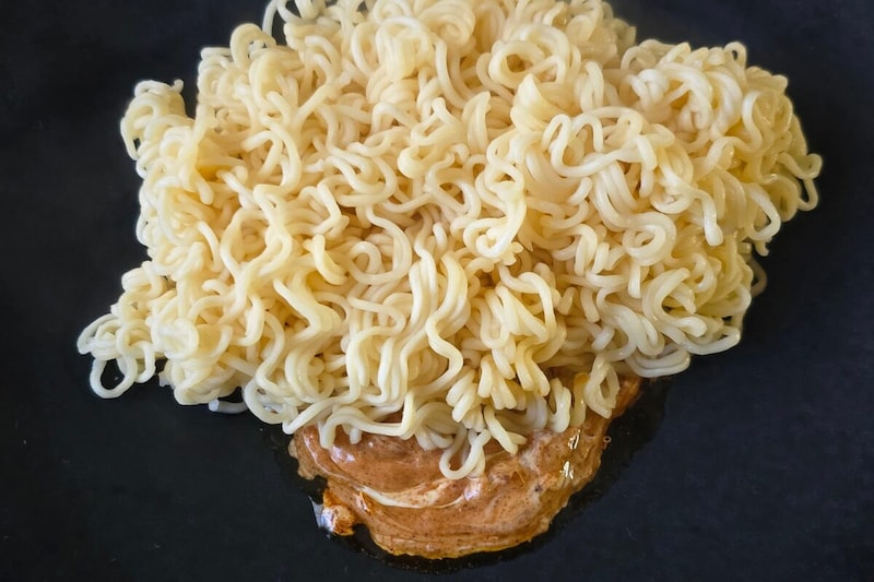 サッポロ一番味噌混ぜそば・湯切り