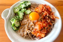 リュウジ、そばは茹でる前の“コレ”が重要　「スタミナそば」が栄養満点で革命的にウマい