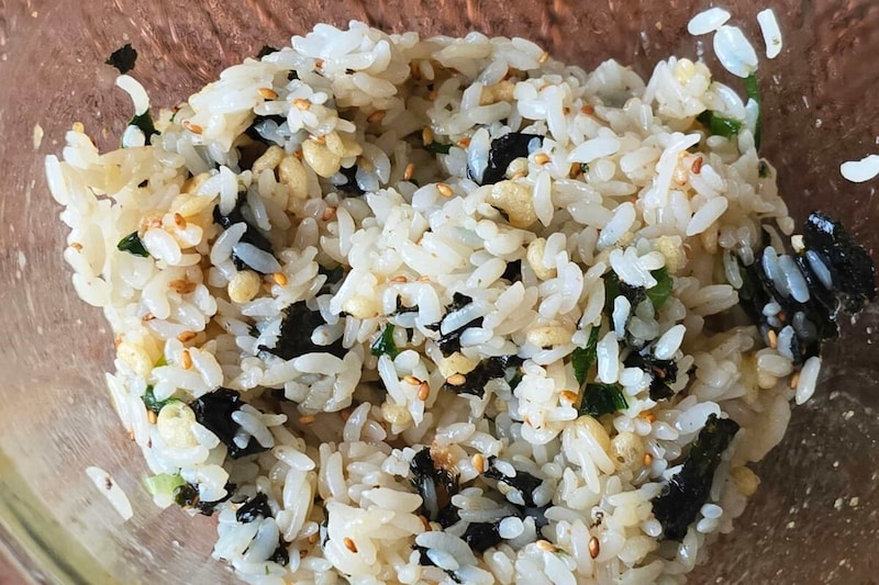 旨だれまぜおにぎり・混ぜる