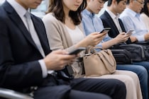 絶句…　電車で目撃したヤバい人たち　「電車の中ガラガラなのに…」