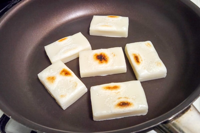 お餅のバター焼きのりねぎソース