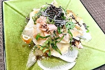 和田明日香さんの「ぶっかけ大根サラダ」がやみつきになるウマさ　パリパリ食感が最高