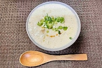火も使わず1分で完成！　1食100円以下の「豆腐粥」が美味しくて罪悪感ゼロ