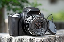 ドンキの「評価最悪デジカメ」を救いたい　プロのカメラマンが最強の撮り方を考えた結果