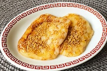 このウマさ、悪魔的…　餅×オイスターソースの「あまじょっぱいごま餅」が止まらない