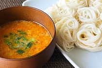 そうめんに飽きたらコレ　ゆかりさんの「担々つけそうめん」は汁まで飲み干したくなる