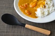 無印良品、カレーを食べるなら「このスプーン」一択　シリコーンで“皿洗いの絶望”から解放された