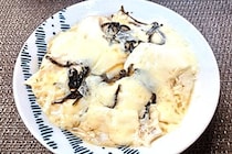 豆腐がまるで“グラタン”のような食べごたえ　レンチンで作る「チーズたまご湯豆腐」が絶品