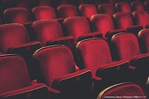 近年の映画館では「最前列の席」が即完売になる理由　そんな使い方があったのか…