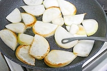 料理人たちが愛用の“あの調理器具”　「もう手放せない」レベルの優れモノだった