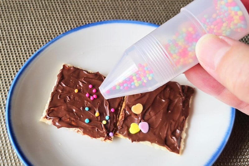 チョコ作りの“トッピング”ストレス ダイソーの「トントンストッカー」で解消できた