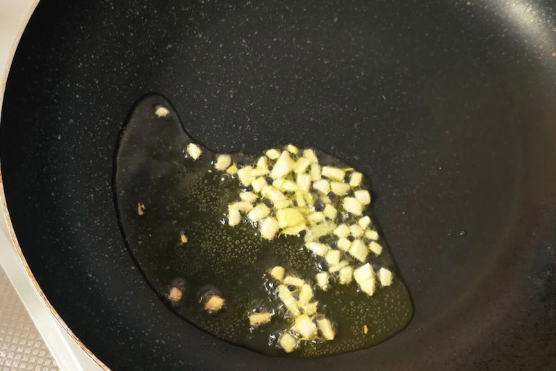 ツナトマトパスタ・にんにく