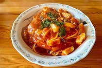 シーフードミックスで作る「簡単ペスカトーレ」　魚介の旨みがパスタによく絡む