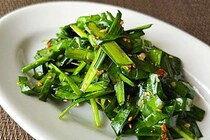 ニラはこれ一択かも…　5分で作れる“旨辛ダレ”で、ご飯も冷奴も止まらなくなる