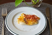 余った餅はフライパンで「ベーコンチーズ餅」に決定　バター醤油でやみつきの味