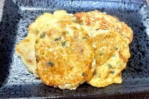 豆腐半丁と卵1個で作る「お焼き」が簡単すぎ　まな板も包丁もいらない