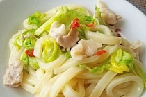 まみ氏の「豚キャベうどん」はレンチン1回だけで完成　シンプルだからこそヘビロテの味