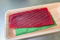 買った刺身パック「そのまま冷蔵庫」はNG　帰宅したらすぐやってほしいこと