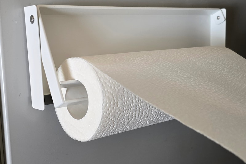 キッチンペーパー「手が濡れてて取れない」問題を解決　山崎実業のコレが便利すぎる