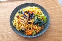 日清食品の「冷凍完全メシ」、栄養入ってこんなにウマい　もう全部コレでいい