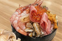 鮮魚店の美人オーナー、Googleレビュー1．2の海鮮丼屋で実食も…　リアルな評価に「ほんとそう」納得する声も