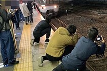 駅員の注意ガン無視、迷惑すぎる撮り鉄たちが物議　撮り鉄からも「恥ずかしい」と怒りの声