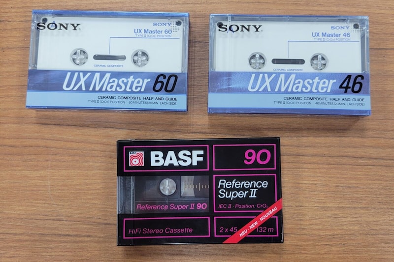 ハードオフの中古カセットテープ