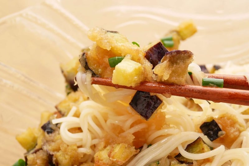 揚げナスおろしぶっかけそうめん