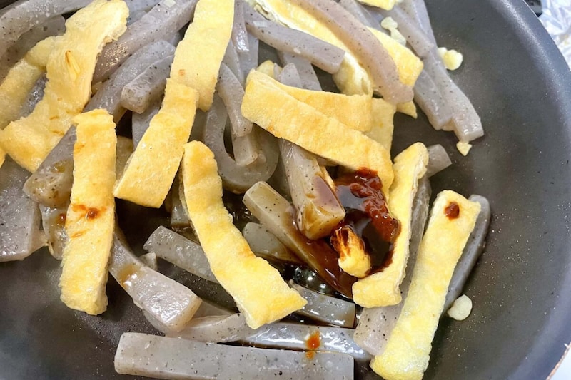 油揚げとこんにゃくの炒め