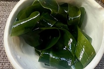 旬の生わかめはサッと茹でて和えるだけ　けんた食堂の「ぬた」が春を感じるおいしさ