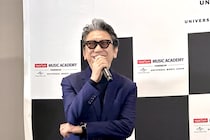 布袋寅泰「苦しいときこそ新しい色で自分を染めて」　若者に伝える悩みとの向き合い方