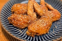 笠原将弘さんの名古屋風「手羽先の唐揚げ」が絶品　甘辛ダレで“もう1本”が止まらない