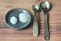 「計量スプーンはどれも同じ」と思ってたのに…　貝印の「小さじ1／2専用」が最高