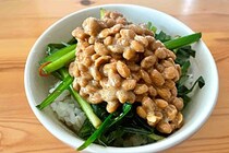 リュウジ氏の「ニラの醤油漬け」がうますぎる　納豆と合わせたら反則級だった