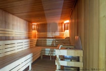サウナで倒れ意識朦朧の人が…　芸人が人命救助に入り称賛集まる「素晴らしい対応」「よく動いた」