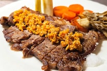 リュウジも唸った“肉の鬼才”のステーキ　安い肉が驚くほど柔らかい