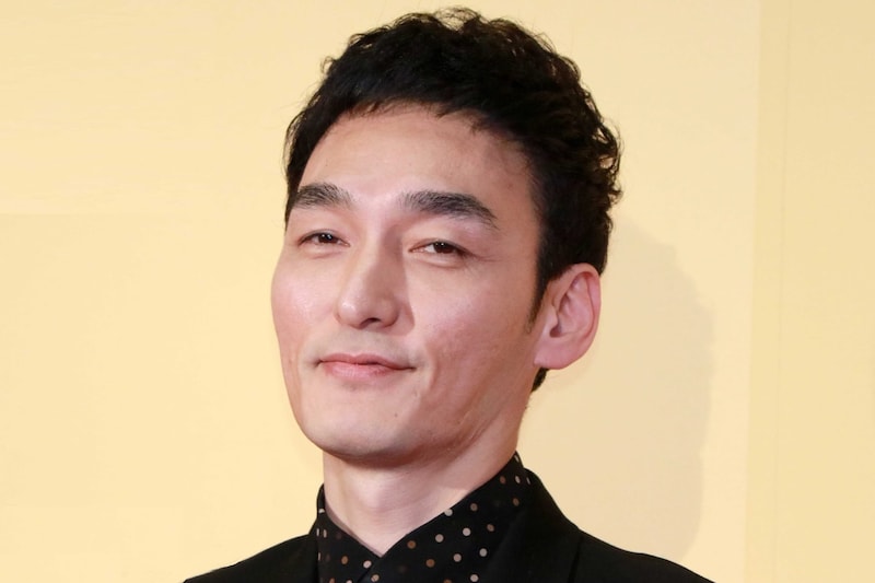 第1子誕生の草彅剛、共演者の赤ちゃんを“お世話する姿”に「絶対良いパパになると思った」　ファンの間で共感