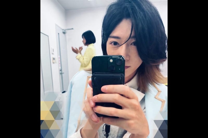 30℃超えのライブ中、ファンが熱中症で倒れ…　スタッフより早く駆け寄る“男性アイドルの行動”に称賛の嵐