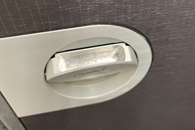 飛行機内の灰皿