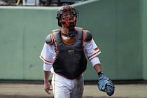 巨人・小林誠司を放出して外野手を…　高木豊氏がトレードで獲得すべき選手を提言「ロッテなら…」