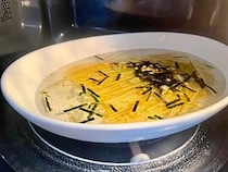 永谷園「お茶づけの素」で作る「和風ツナパスタ」がラクすぎ　レンチン一発で完成