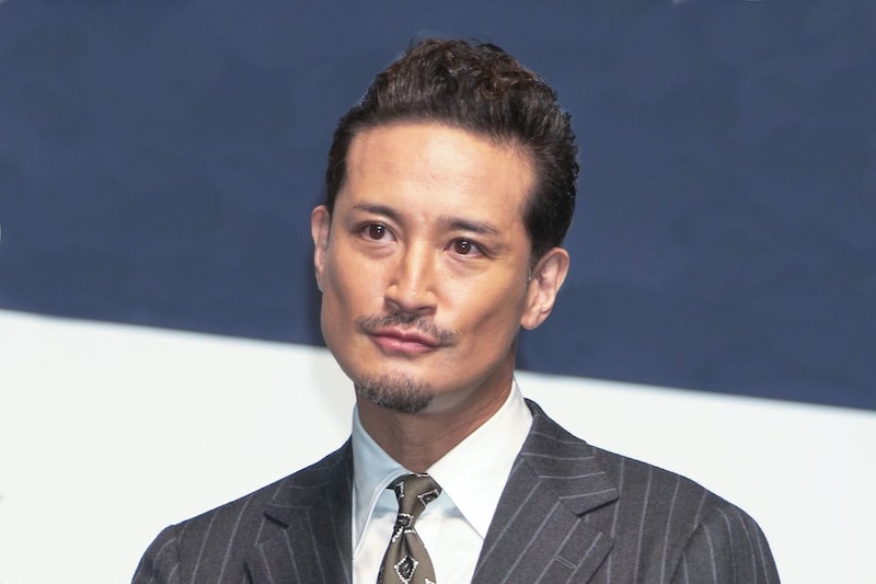 松岡昌宏、マグロ刺身を“沖縄グルメ”で簡単アレンジ　「ちょっと贅沢食い」「いいアクセント」