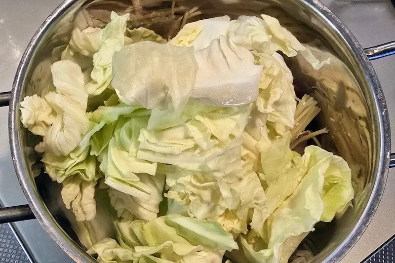 キャベツと豚バラの旨味スープ
