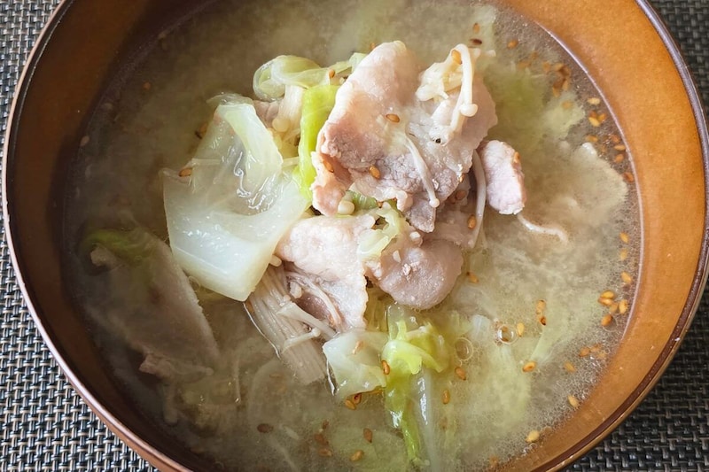 キャベツと豚バラの旨味スープ